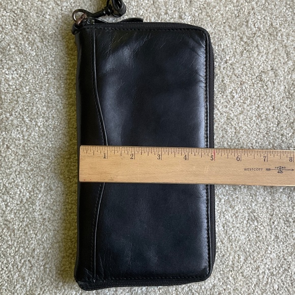 Scully Passport Wallet Black - Picture 13 of 14